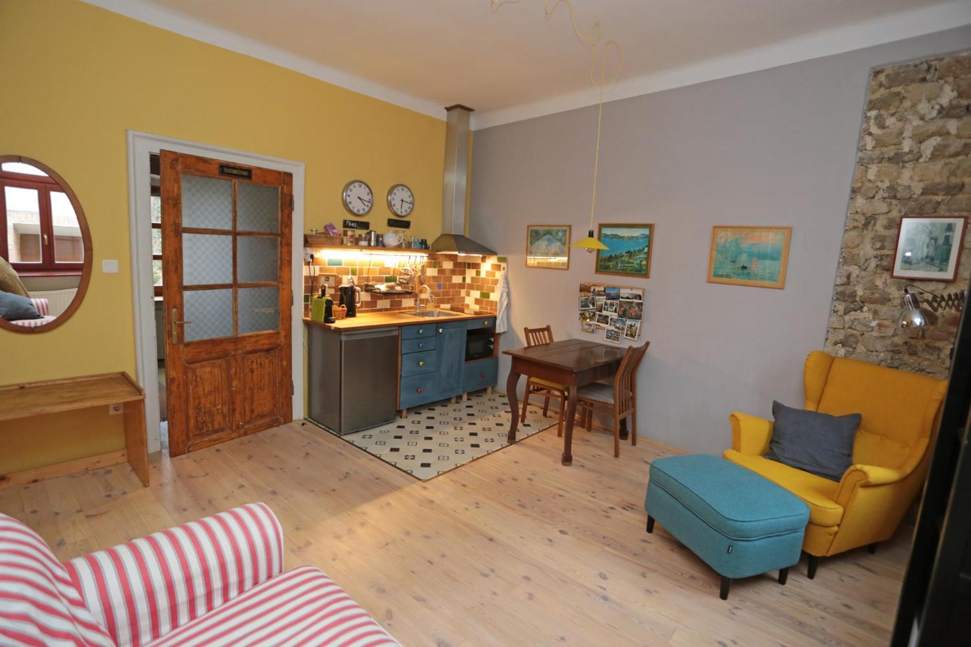 Green Tree Apartment Pécs Eksteriør billede
